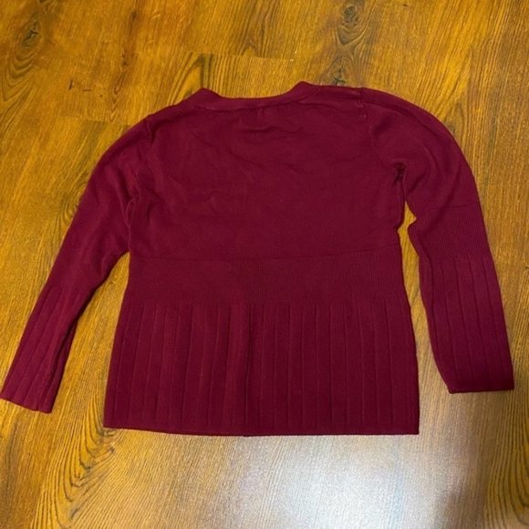 San Francisco Pretty Wine Red Stretch Knit V Neck Sweater With Zipper Accents - Picture 4 of 10